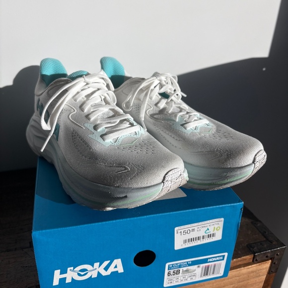 Hoka Clifton 10 white/cielo, NEW, 6.5 B -fits like 7, worn twice - Picture 8 of 8